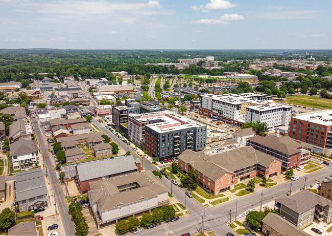 Building Photo - Hub Tuscaloosa