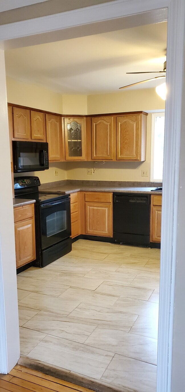 Foto del edificio - 545 Ford Dr