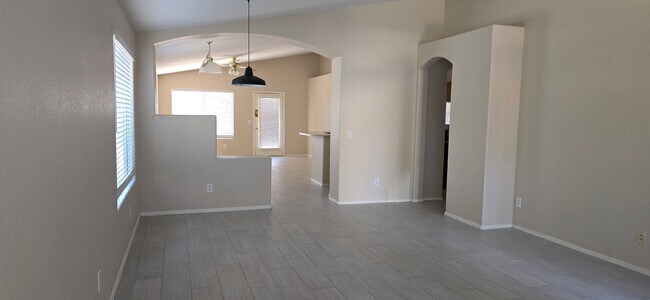 Foto del edificio - Fletcher Heights 4 Bedroom