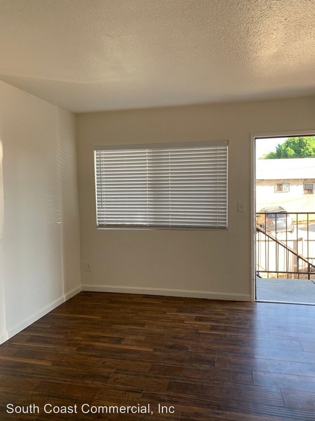 Building Photo - 4077 Oakcrest Dr