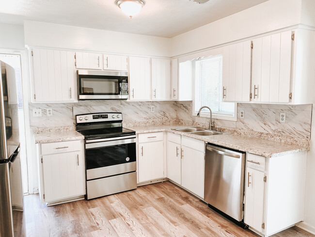 Foto del edificio - 5225 Woodsey Way