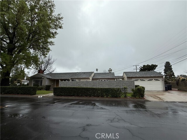 Foto del edificio - 110 Santa Ynez Dr