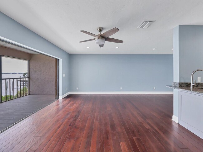 Building Photo - Unfurnished Annual Waterfront Rental Avail...