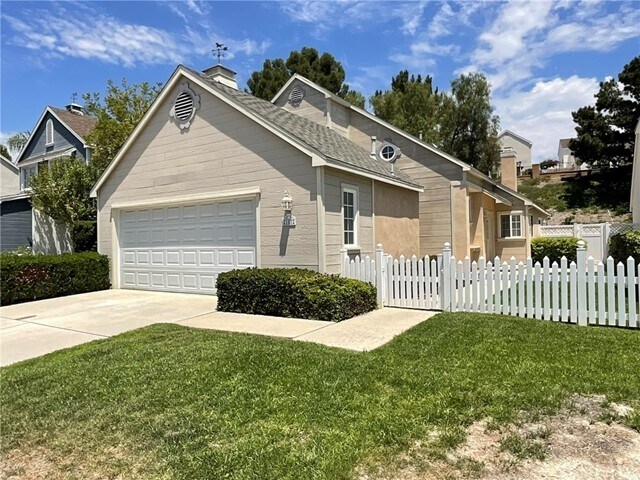 Foto del edificio - 21032 Primrose Ln