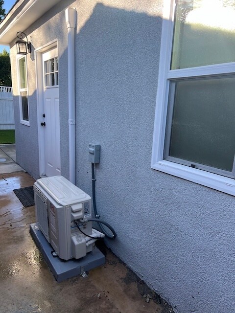 Walkway to front door - 4178 Nagle Ave