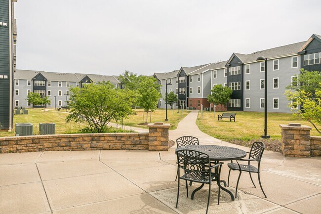 Patio - Enclave at Brockport