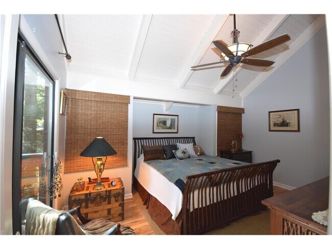 Master bedroom - 16 Lake Watch Vlg