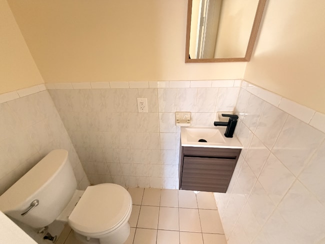 Photo - 1039 E 223rd St Apartment