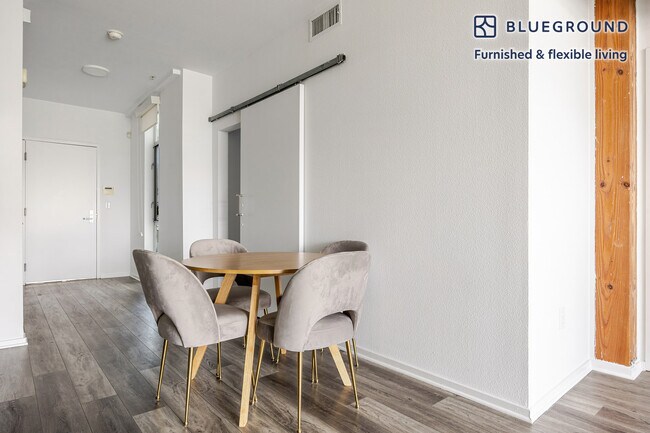 Foto del edificio - 4133 Redwood Ave