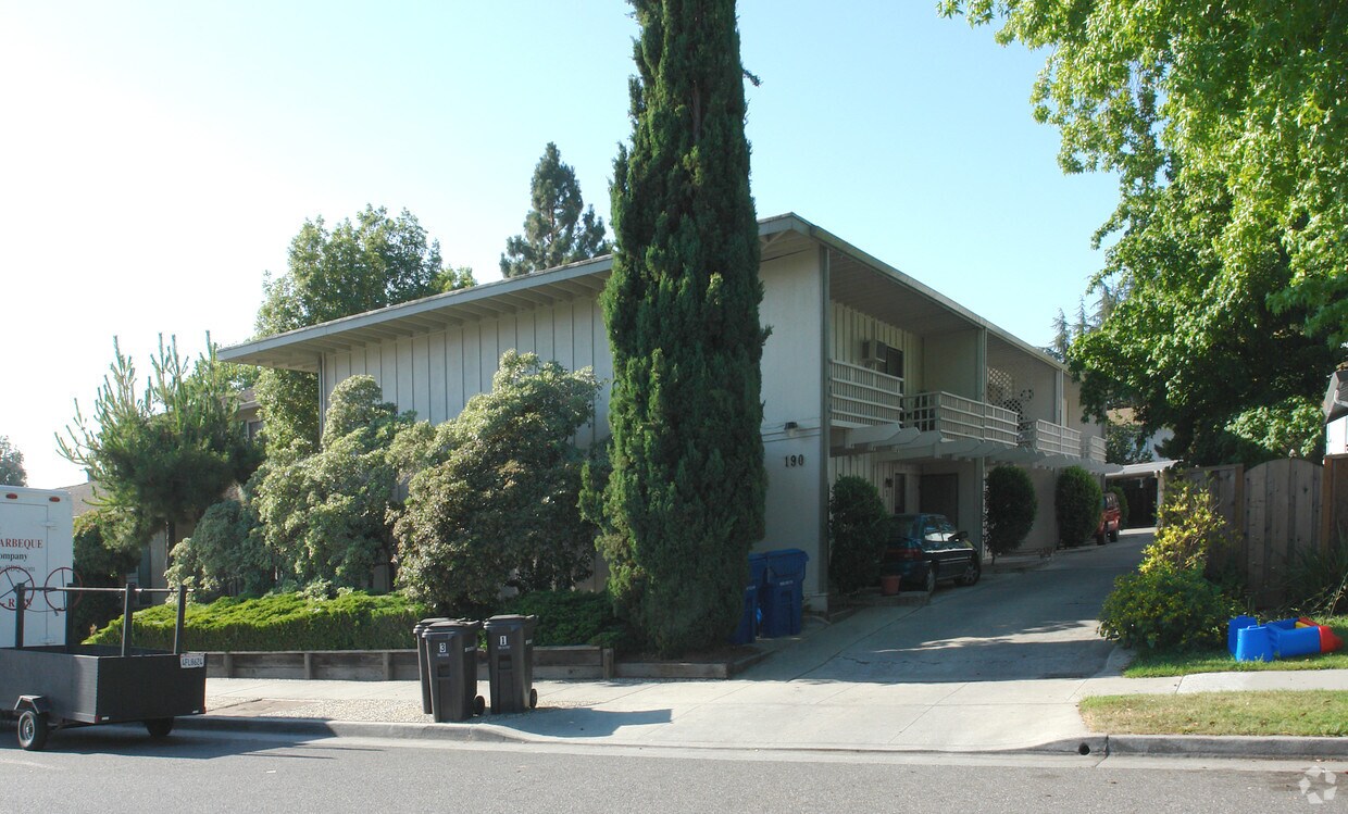 Foto del edificio - 190 Adler Ave