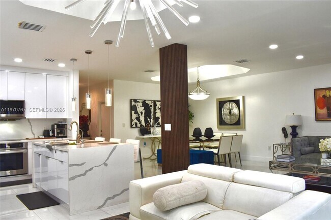 Foto del edificio - 6763 NW 107th Pl