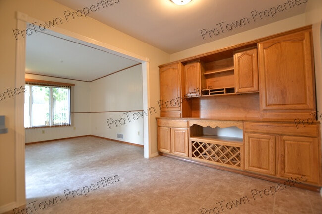 Foto del edificio - 719 Cowles Ave