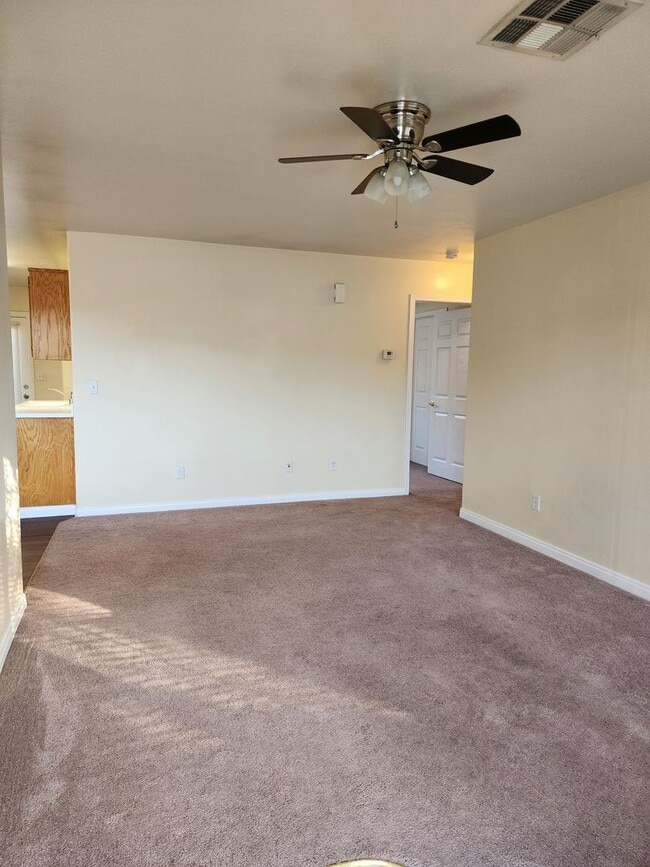 Building Photo - 722 Spring Meadow Ct