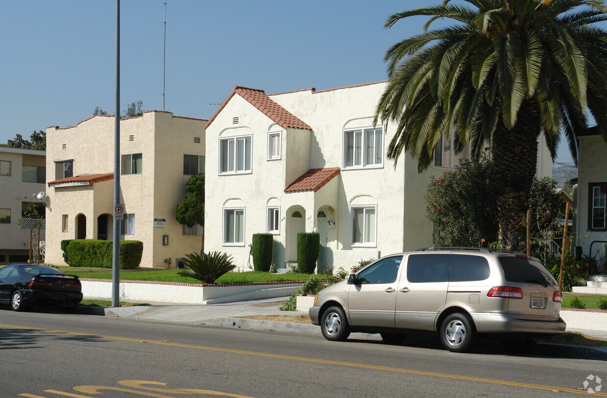 Building Photo - 1459 E Wilson Ave