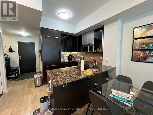 Photo du bâtiment - 5168-5168 Yonge St