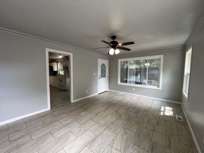 Foto del edificio - 2157 Nelms Dr SW