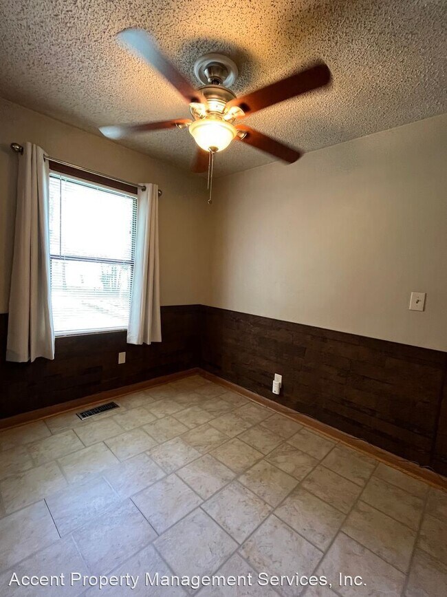 Building Photo - 3 br, 1 bath House - 3751 W. 44th St.