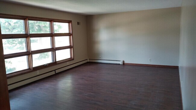 Foto del edificio - 2101 E 7th St