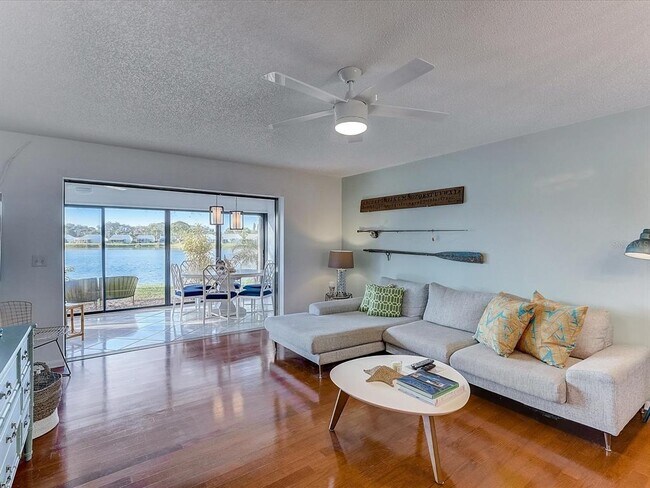 Foto del edificio - 307 Timber Lake Dr