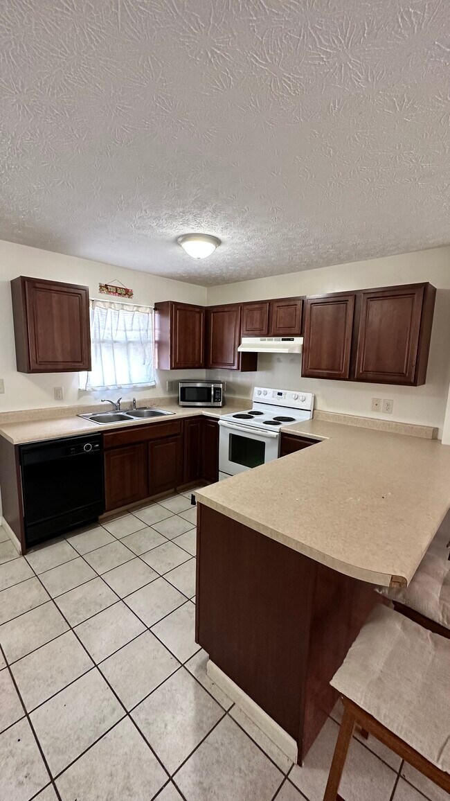 Foto del edificio - 1582 Meadow Spring Dr