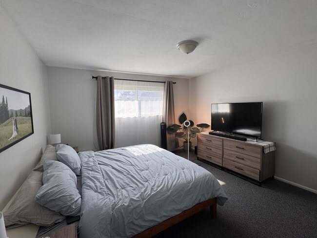 Bedroom - 1790 N 550 W