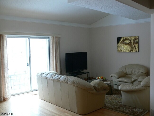 Building Photo - 1302 Park Pl