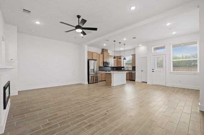 Building Photo - 9450 Autumn Vale Dr
