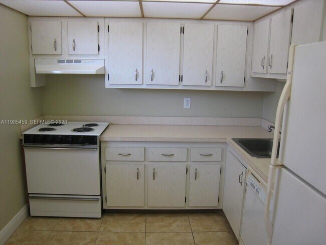 Foto del edificio - 7800 Camino Real