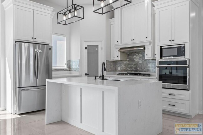 Foto del edificio - 7401 Hana Dr