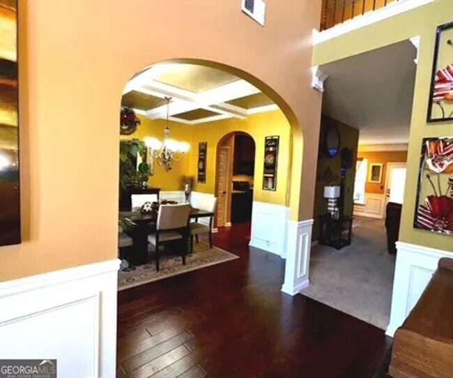 Building Photo - Spacious 5BR House in Covington