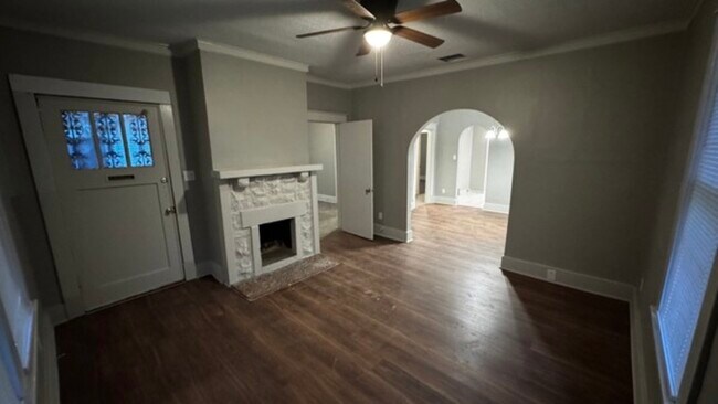 Foto del edificio - 1244 Englewood St