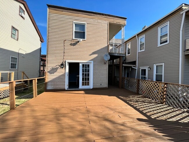 Foto del edificio - Updated 4BR / 2 Bath Home with off-street parking!