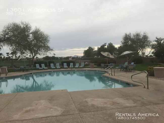 Building Photo - 13601 W Cypress St