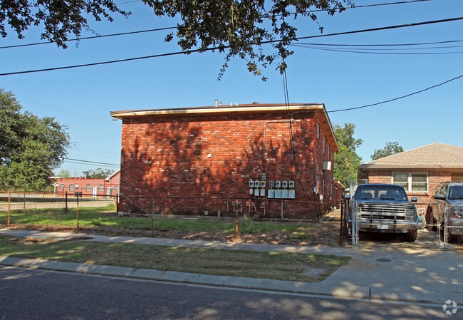 Building Photo - 6225 Urquhart Street, LLC