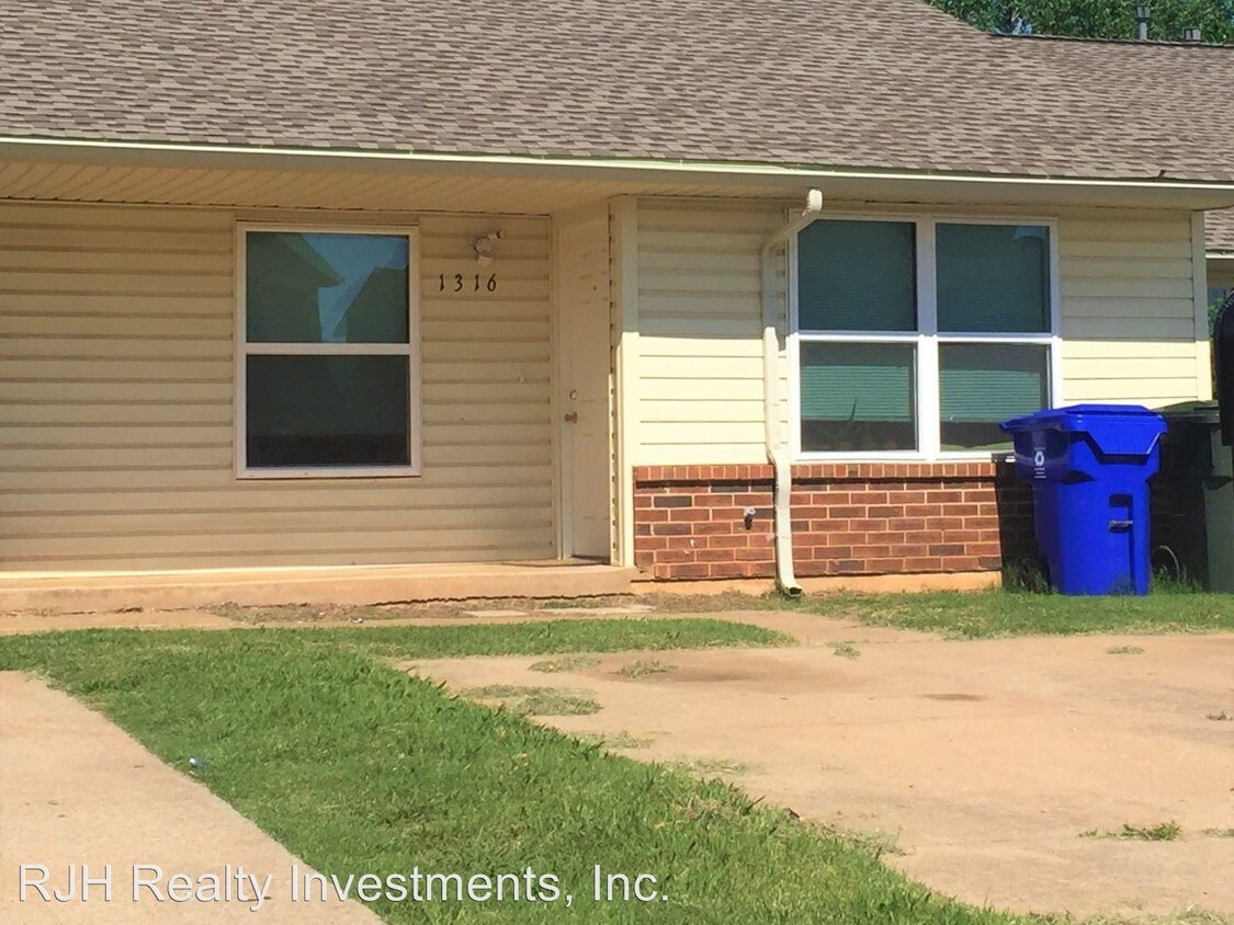 Primary Photo - 1308 Glen Oaks Ct
