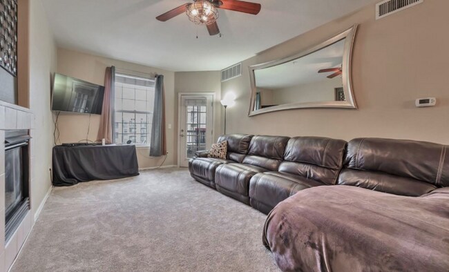 Foto del edificio - 2875 Blue Sky Cir