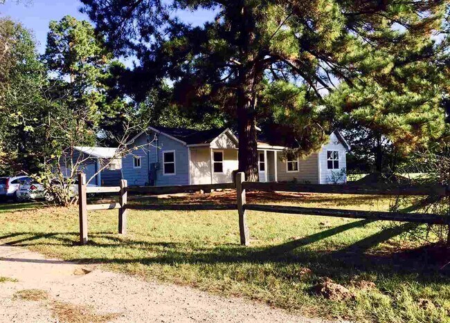 Building Photo - 16000 County Rd 496