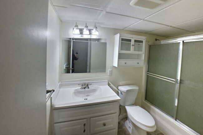 Foto del edificio - 1244 Beacon St