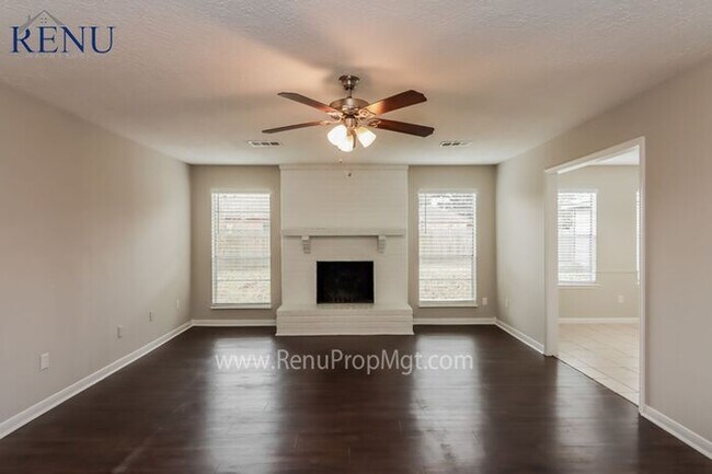 Building Photo - Available NOW! Perfect 4 Bedroom Two Story...