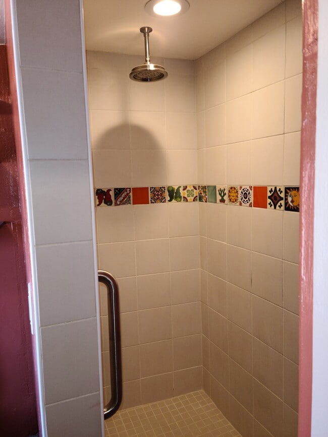 Nice big shower - 223 N San Pedro St