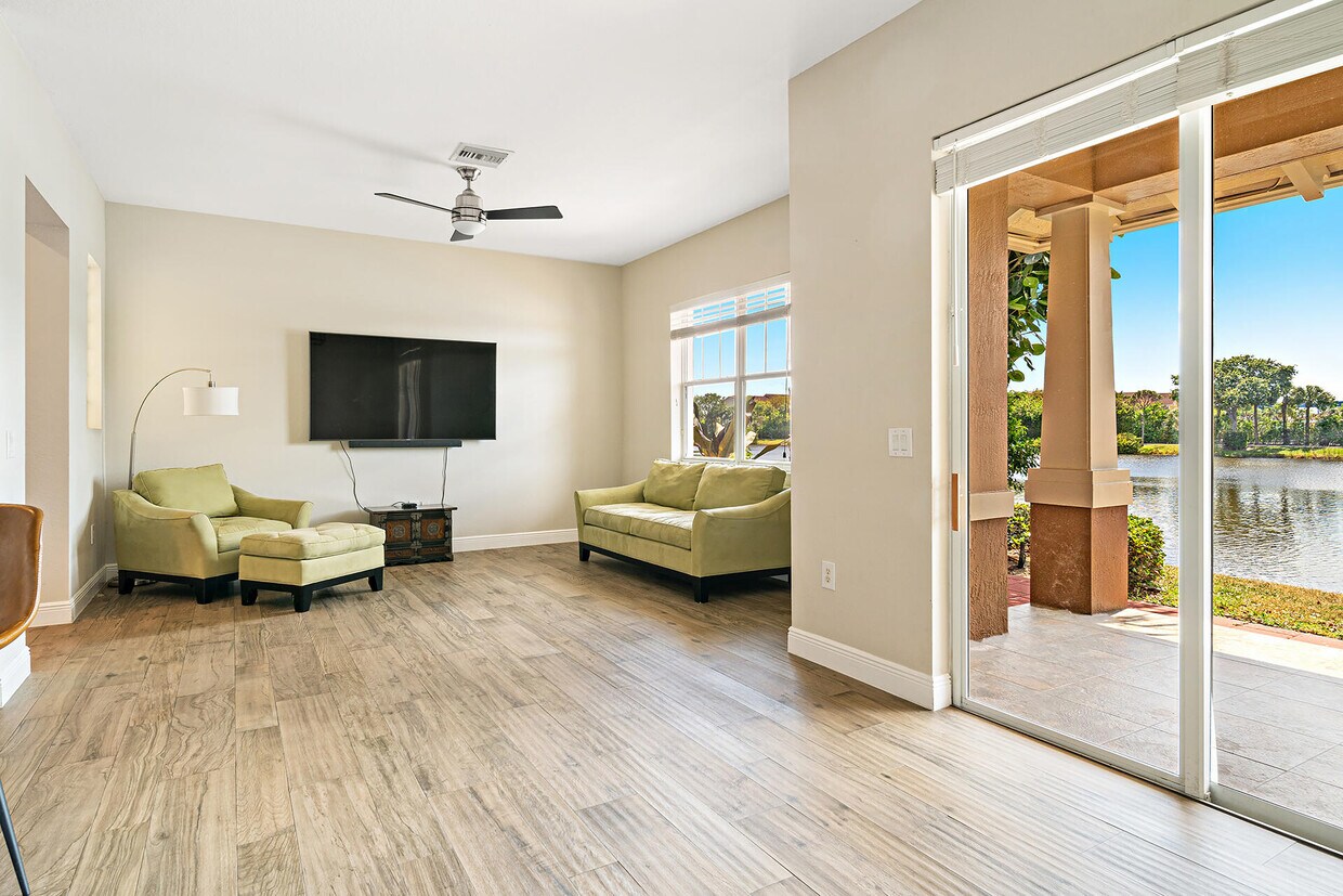 Foto principal - 855 Marina Del Ray Ln