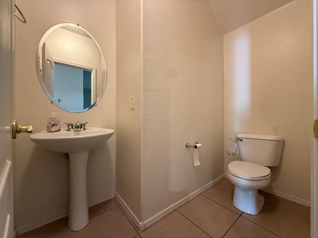 Foto del edificio - 4487 S Rock St