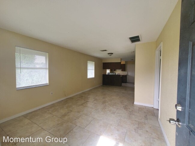 Building Photo - 2580 Chestnut Woods Dr