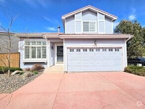 Building Photo - 1390 Braewood Ave