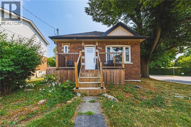 Photo du bâtiment - 165 E 19th St
