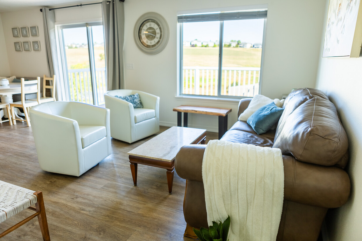 Main Level Living Room - 1280 SW Selway Ln