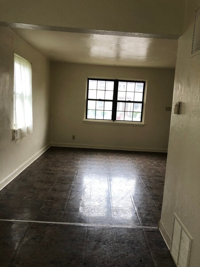 Building Photo - 124 Yorke St