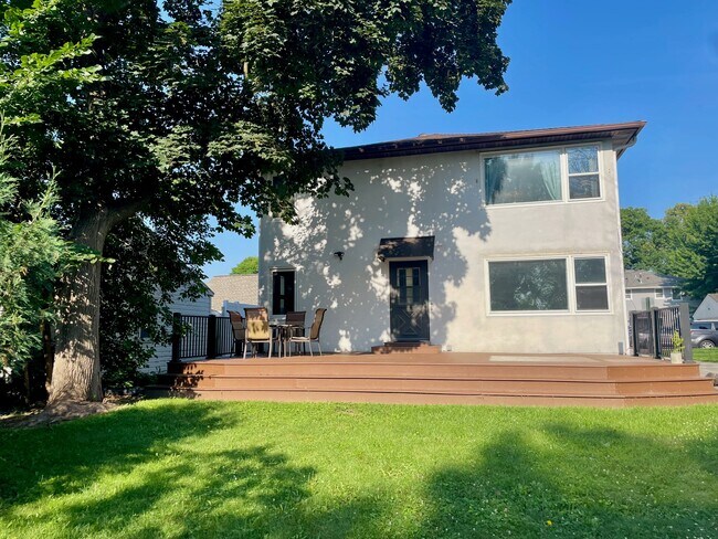 Foto del edificio - 864 9th Ave SE