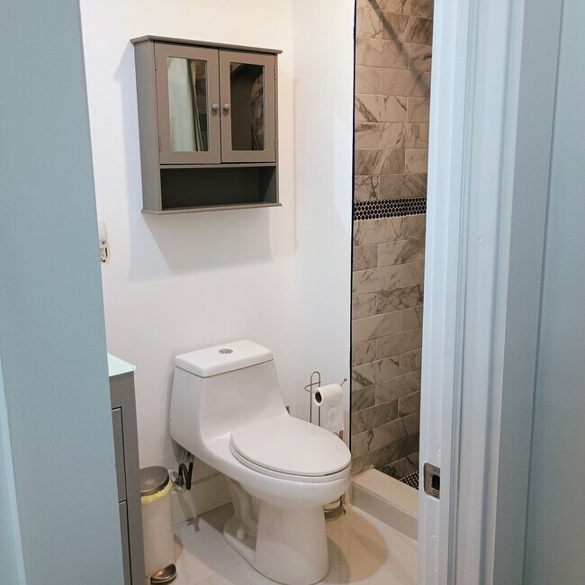 Foto del edificio - 1033 NW 7th Ter