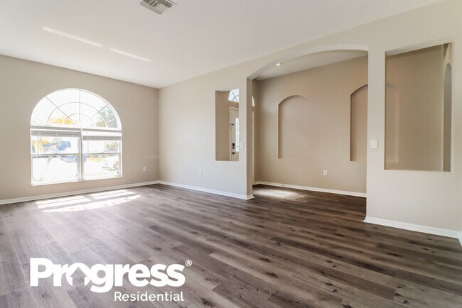 Foto del edificio - 4525 Roundview Ct